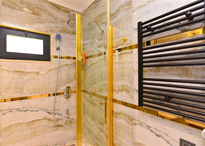 Designer renovated villa 5+1