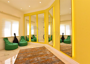 Designer renovated villa 5+1