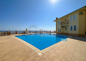 Designer renovated villa 5+1