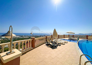 Designer renovated villa 5+1