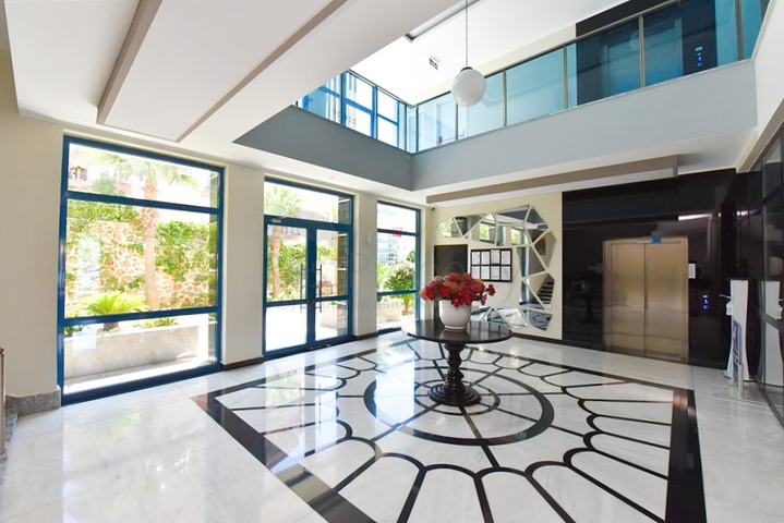 1+1 apartment for rent in one of the complexes of Tosmur district