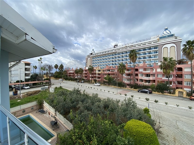 6+2 villa with pool in Konakli area