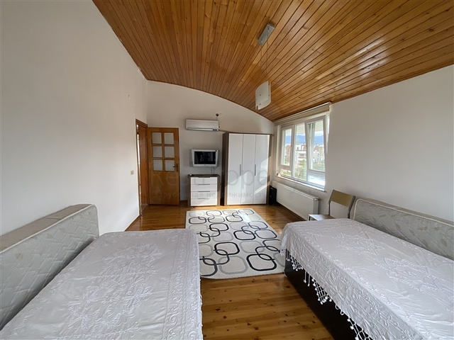 6+2 villa with pool in Konakli area