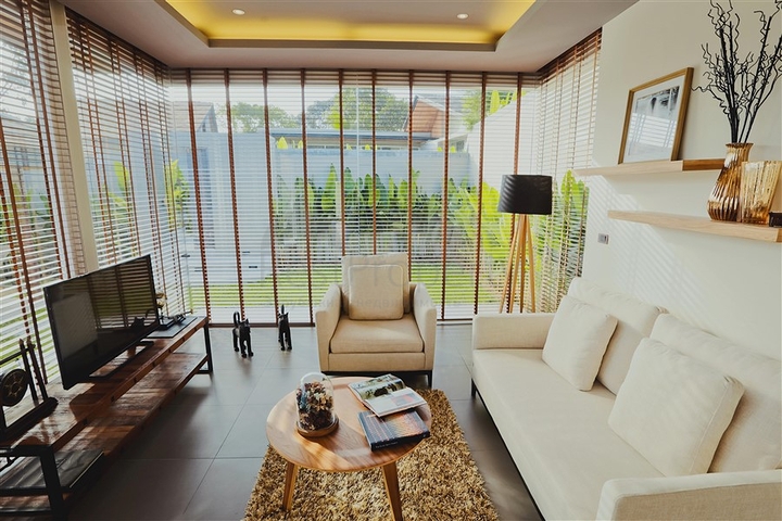 Three-bedroom villas with private pool 10 minutes from the sea