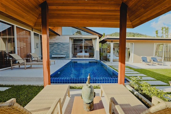Three-bedroom villas with private pool 10 minutes from the sea