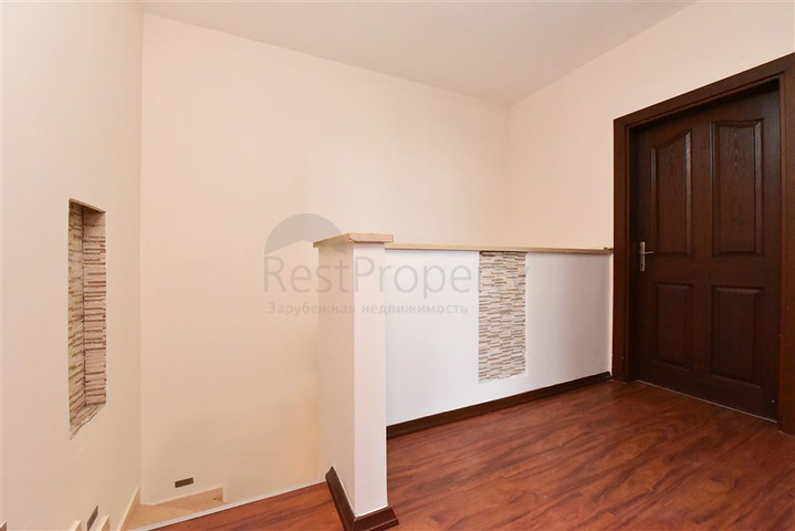 Spacious 3+1 penthouse from the owner with a separate kitchen 200 meters from the sea in the Oba area
