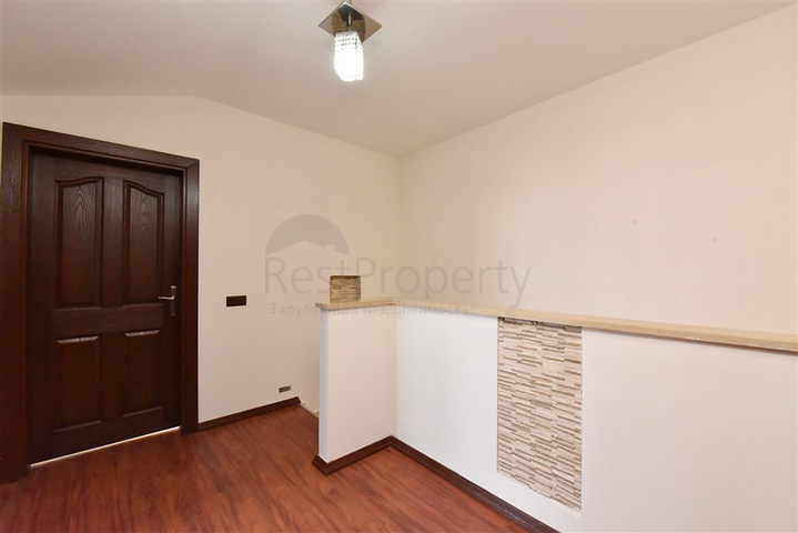 Spacious 3+1 penthouse from the owner with a separate kitchen 200 meters from the sea in the Oba area