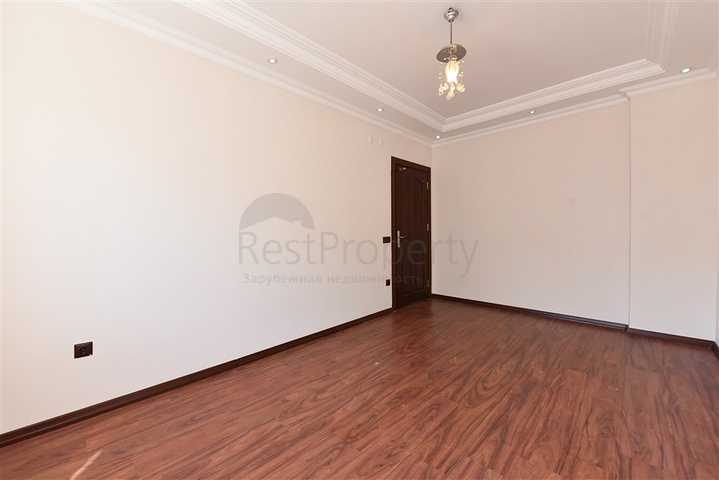 Spacious 3+1 penthouse from the owner with a separate kitchen 200 meters from the sea in the Oba area