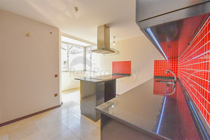 Spacious 3+1 penthouse from the owner with a separate kitchen 200 meters from the sea in the Oba area