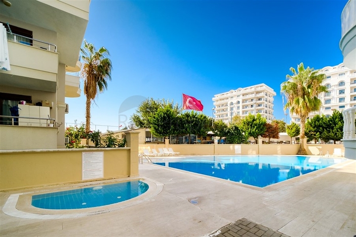 Spacious 3+1 penthouse from the owner with a separate kitchen 200 meters from the sea in the Oba area