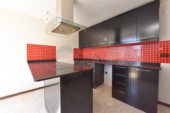 Spacious 3+1 penthouse from the owner with a separate kitchen 200 meters from the sea in the Oba area