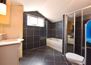 Spacious 3+1 penthouse from the owner with a separate kitchen 200 meters from the sea in the Oba area