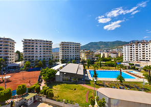 Spacious 3+1 penthouse from the owner with a separate kitchen 200 meters from the sea in the Oba area