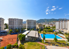 Spacious 3+1 penthouse from the owner with a separate kitchen 200 meters from the sea in the Oba area