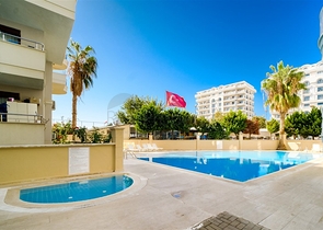 Spacious 3+1 penthouse from the owner with a separate kitchen 200 meters from the sea in the Oba area