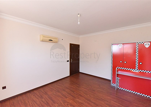 Spacious 3+1 penthouse from the owner with a separate kitchen 200 meters from the sea in the Oba area