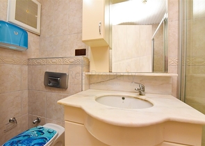 Spacious 3+1 penthouse from the owner with a separate kitchen 200 meters from the sea in the Oba area