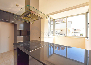 Spacious 3+1 penthouse from the owner with a separate kitchen 200 meters from the sea in the Oba area