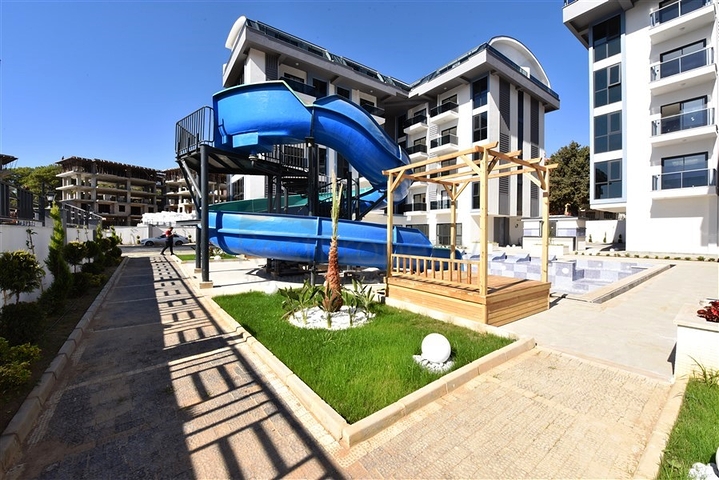 New apartment in the Oba area in a complex with infrastructure