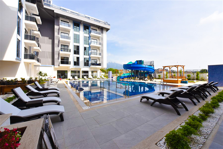 New apartment in the Oba area in a complex with infrastructure