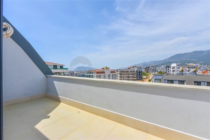 Spacious apartment in a new complex in Oba district