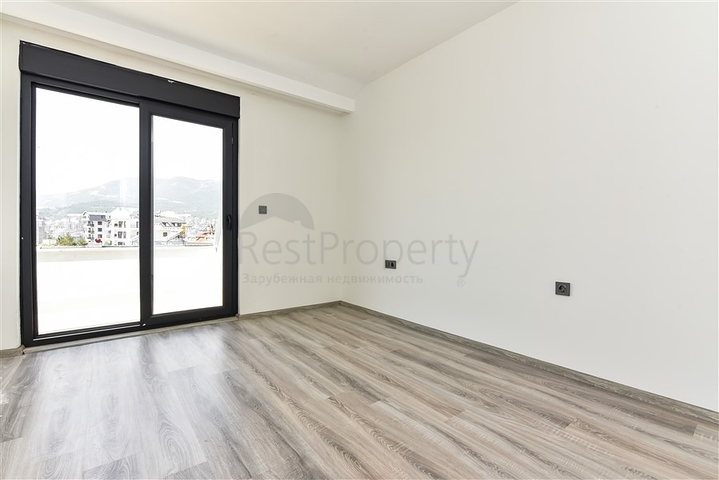 Spacious apartment in a new complex in Oba district