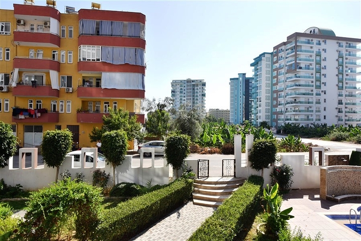 1+1 apartment in the Mahmutlar area at a distance of only 350 meters from the sea 