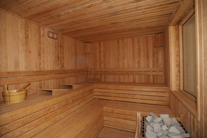 1+1 apartment in the Mahmutlar area at a distance of only 350 meters from the sea 