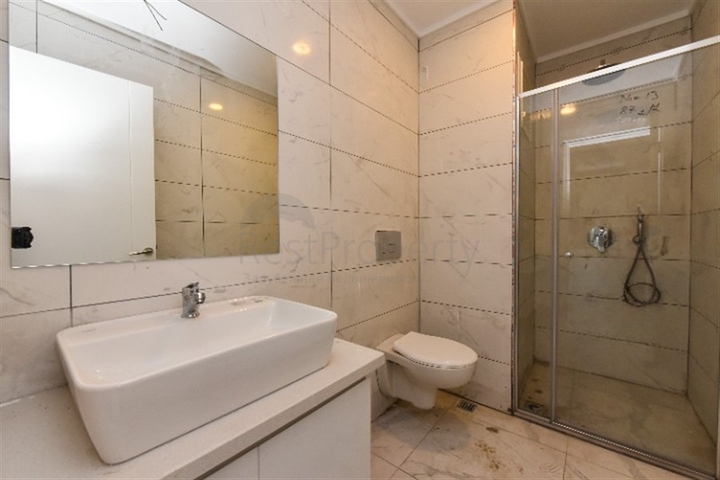 1+1 apartment in a new complex in Avsallar district