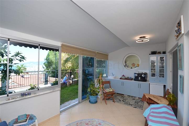 Cozy 2+1 apartment with its own garden plot