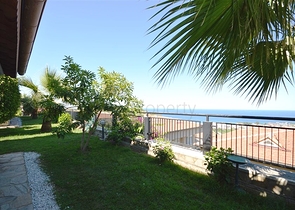 Cozy 2+1 apartment with its own garden plot