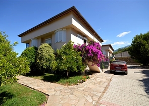 Cozy 2+1 apartment with its own garden plot