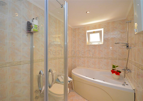 Cozy 2+1 apartment with its own garden plot