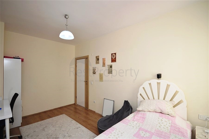 Two-bedroom spacious apartment with a separate kitchen in the Oba area