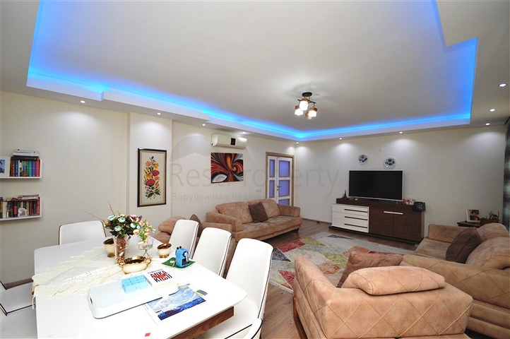 Two-bedroom spacious apartment with a separate kitchen in the Oba area