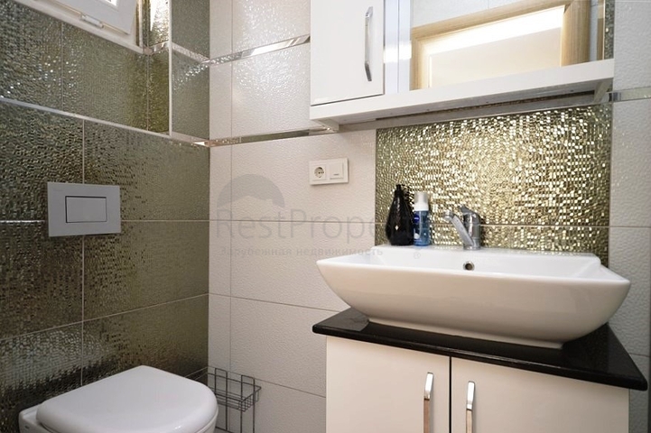 Two-bedroom spacious apartment with a separate kitchen in the Oba area