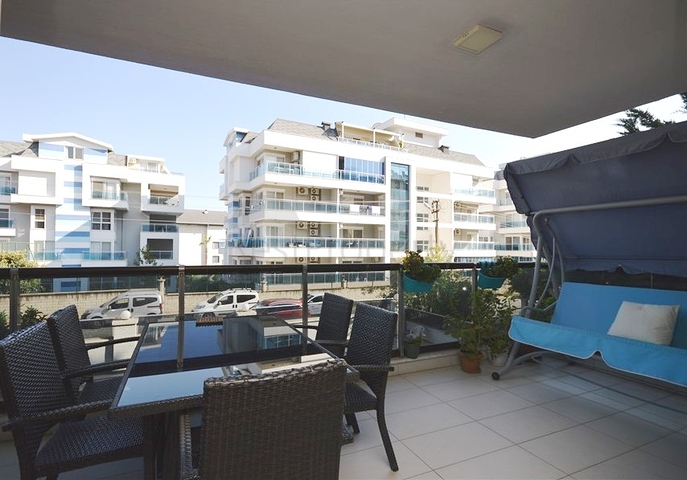 Two-bedroom spacious apartment with a separate kitchen in the Oba area