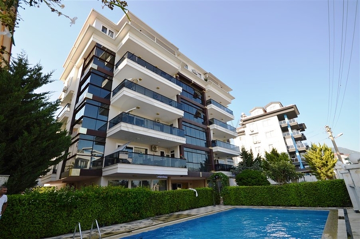 Two-bedroom spacious apartment with a separate kitchen in the Oba area