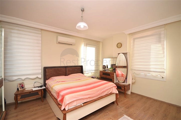 Two-bedroom spacious apartment with a separate kitchen in the Oba area