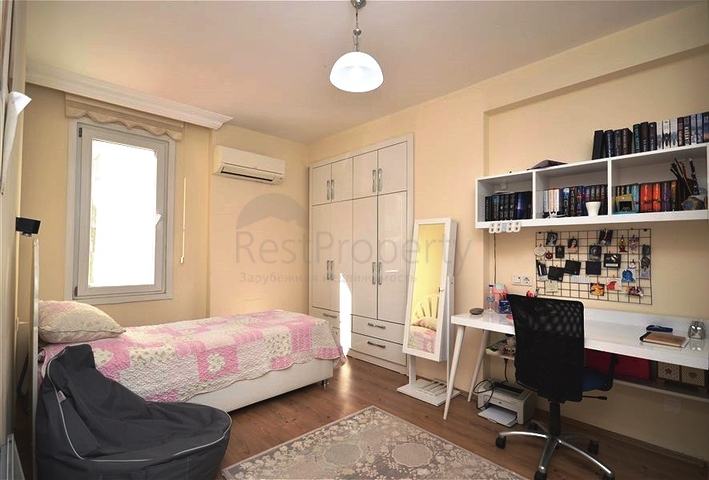 Two-bedroom spacious apartment with a separate kitchen in the Oba area