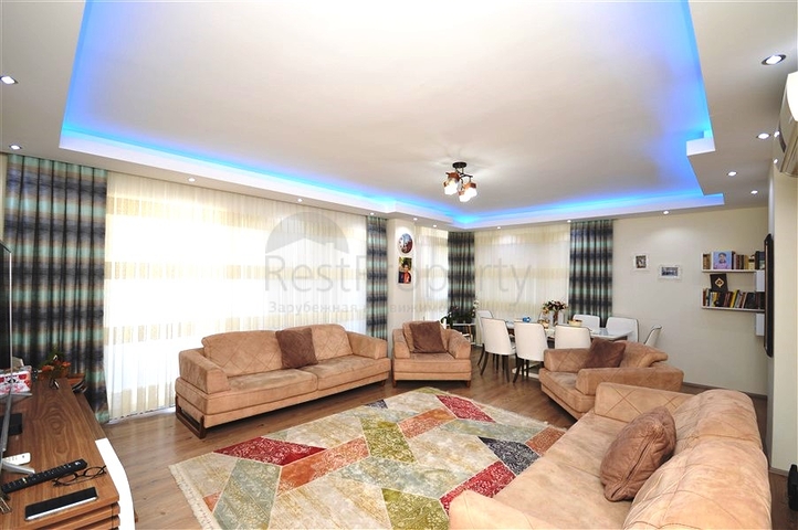 Two-bedroom spacious apartment with a separate kitchen in the Oba area