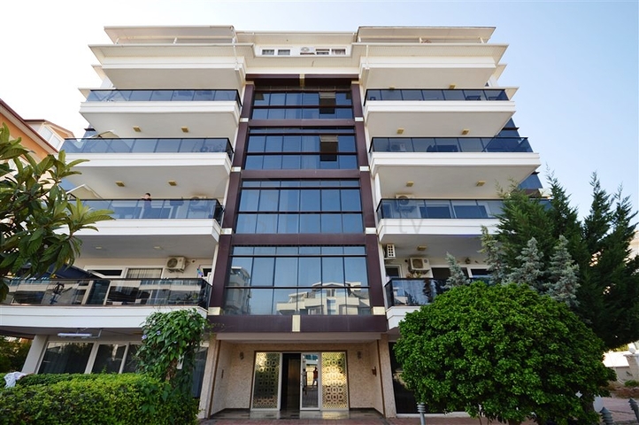 Two-bedroom spacious apartment with a separate kitchen in the Oba area