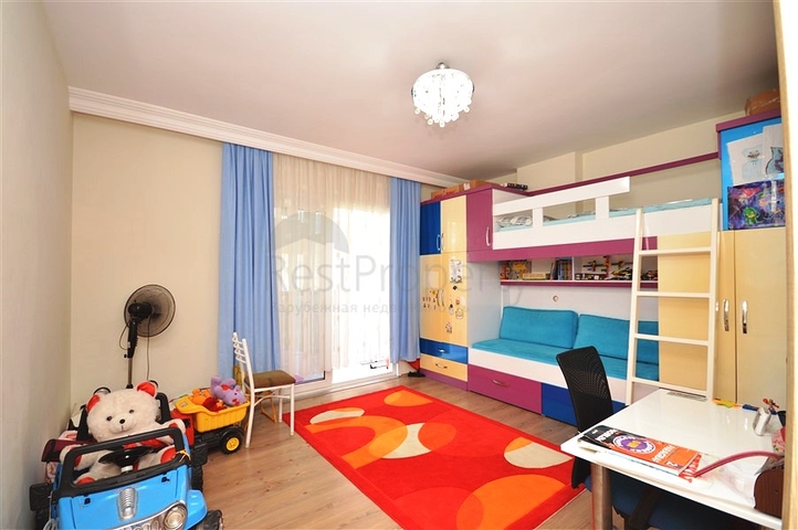 Two-bedroom spacious apartment with a separate kitchen in the Oba area