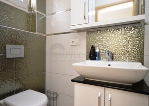 Two-bedroom spacious apartment with a separate kitchen in the Oba area