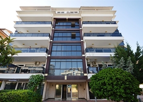 Two-bedroom spacious apartment with a separate kitchen in the Oba area