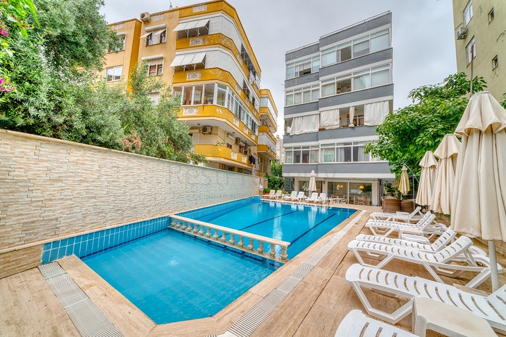 1+1 apartment in the center of Alanya 