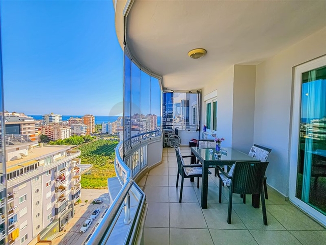Furnished 4+1 penthouse in one of the residential complexes of Mahmutlar