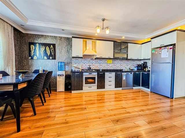 Furnished 4+1 penthouse in one of the residential complexes of Mahmutlar