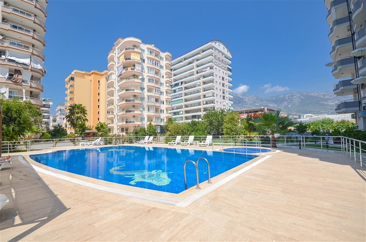 Furnished 4+1 penthouse in one of the residential complexes of Mahmutlar