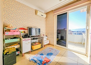 Furnished 4+1 penthouse in one of the residential complexes of Mahmutlar